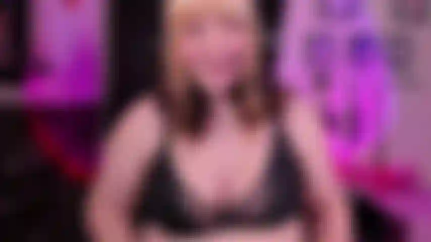 Indossa le mie mutandine inzuppate di sperma, cuculo!