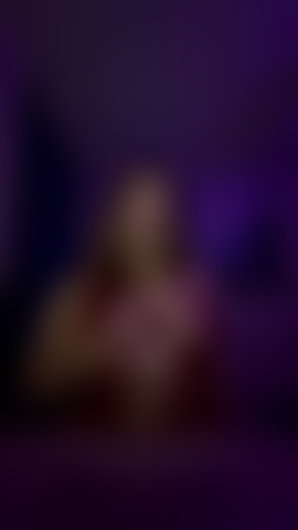 Con un corpo sinuoso che stuzzica la tua sgualdrina preferita.