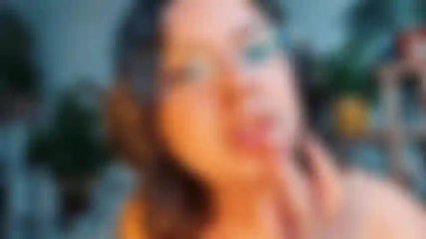 Metto il primo piano del lucidalabbra.