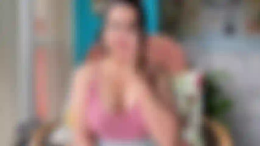 Le tette sono più lattiginose di quelle di tua moglie.