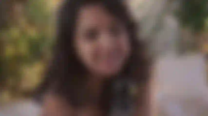 Legata, imbavagliata, fortemente incinta e sto venendo.