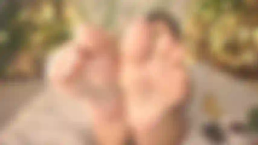 Compra se vuoi adorare le mie suole rosa.