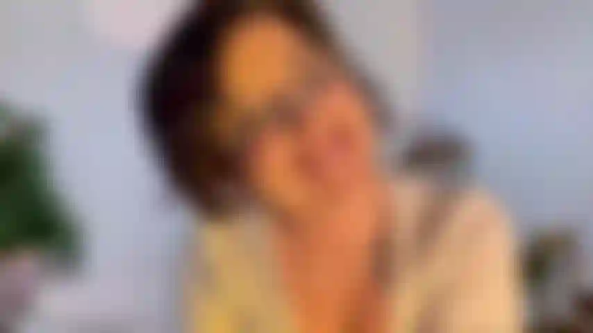 Succhio e fotto il mio fratellastro (video della macchina del cazzo).