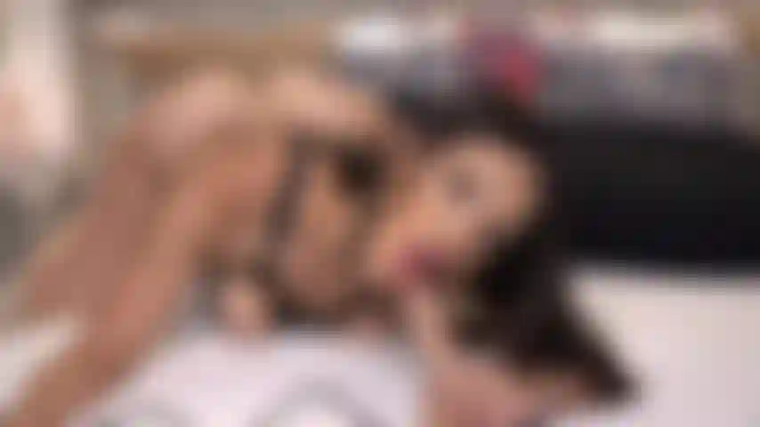 Faccio l'amore con te in ogni modo possibile.