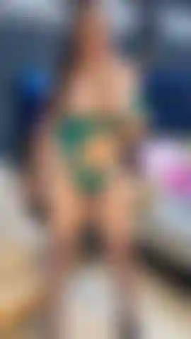 Che mi tocca mentre penso a te.