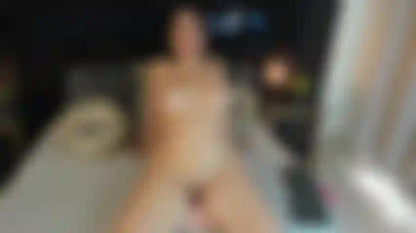 Cavalca il mio dildo sul torso, così eccitante.