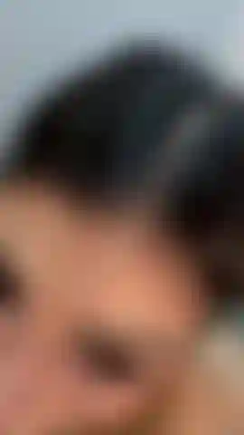 Succhiami il cazzo mentre siamo sotto la doccia.