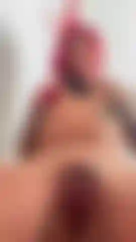 La mia figa è seduta sulla tua faccia.