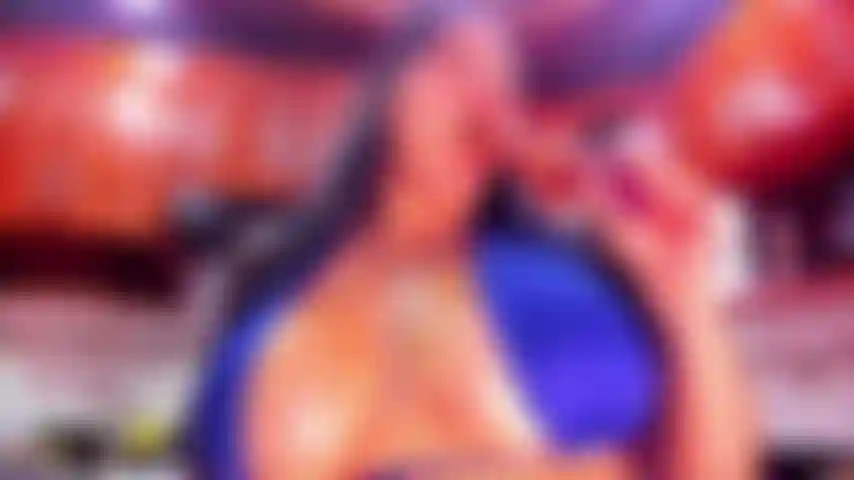 Ricoperta d'olio, il tuo cazzo duro nella mia bocca!
