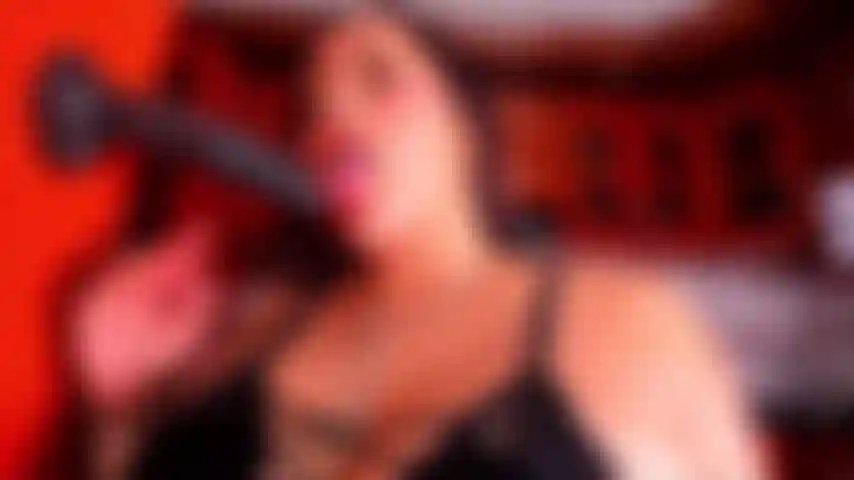 Faccio un pompino in cucina.