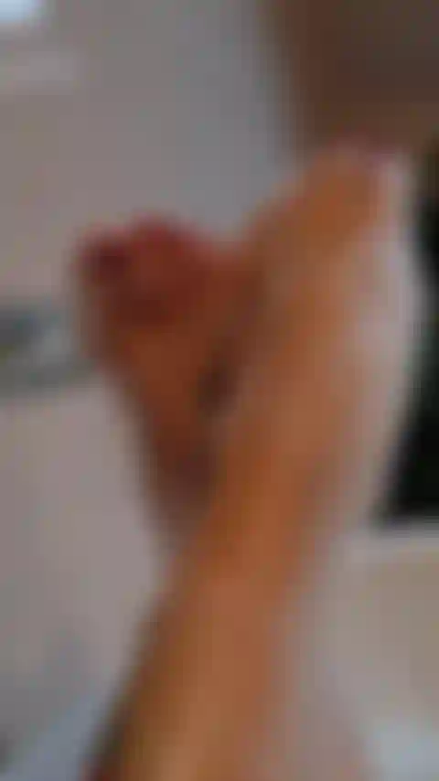 Dolci piedi con le bollicine.