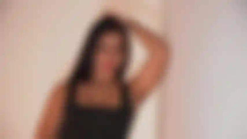 Ragazza sexy e seducente 😋.