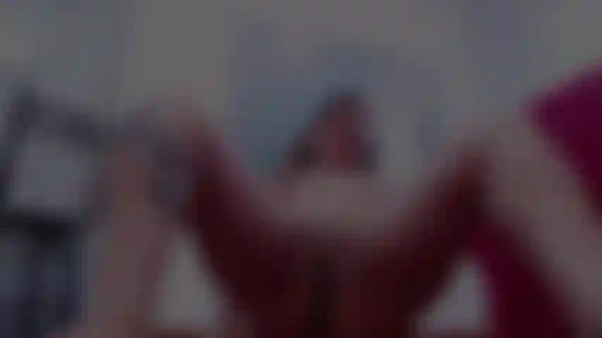 Una matura deliziosa e una figa femminile aperta.