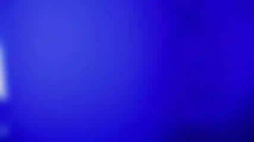 Una ragazza parlante con una mente creativa e vivace. Giovane e attraente può descrivere il mio aspetto, ma c'è molto di più in me.