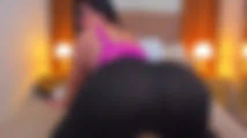 Ho i miei grandi e grandi glutei nei leggins.