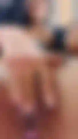 I spit on my tits, put my pussy in front of your face and masturbate ..