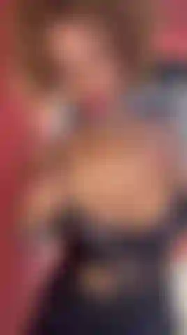Succhia i miei seni e i capezzoli.