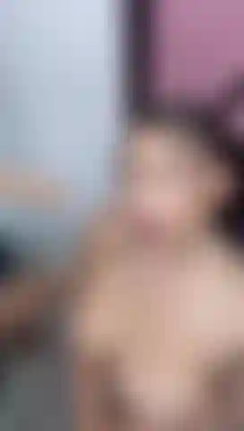 Fai sesso in gola profonda.