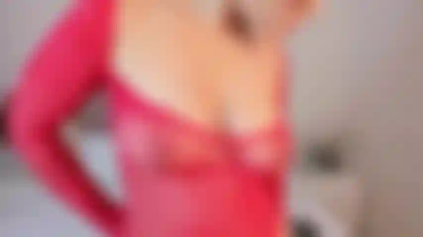 Il mio dildo cattivo mi è scivolato tra le gambe.