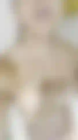 Una sexy modella per la doccia.