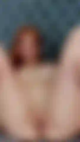 La mia figa è sempre più affamata.