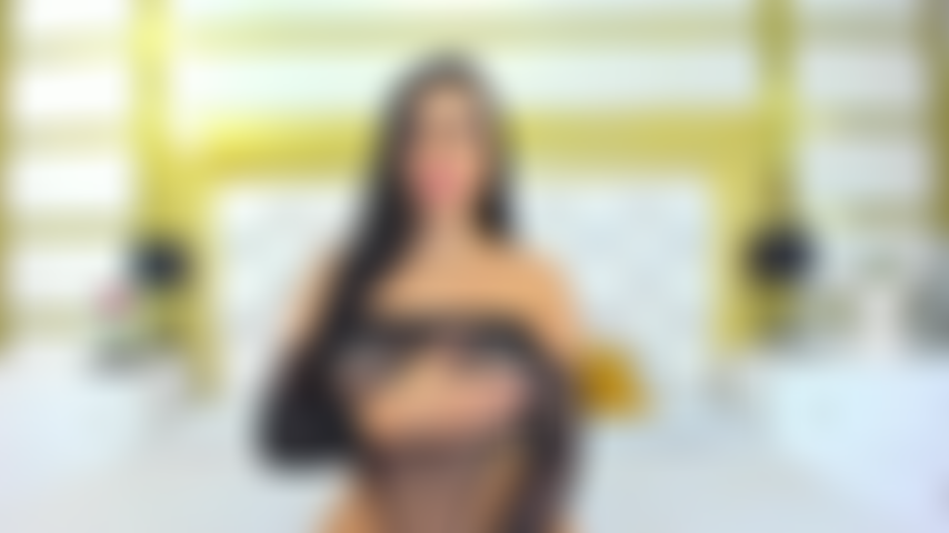 Latina prosperosa che gioca con la sua figa fino a bagnarsi!!