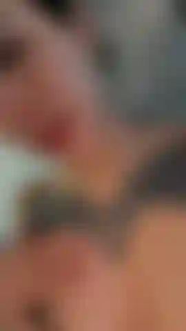 Stai solo lì impalato a fissarmi?