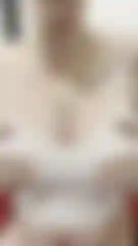 Juicy and naughty who wants mummys tits?