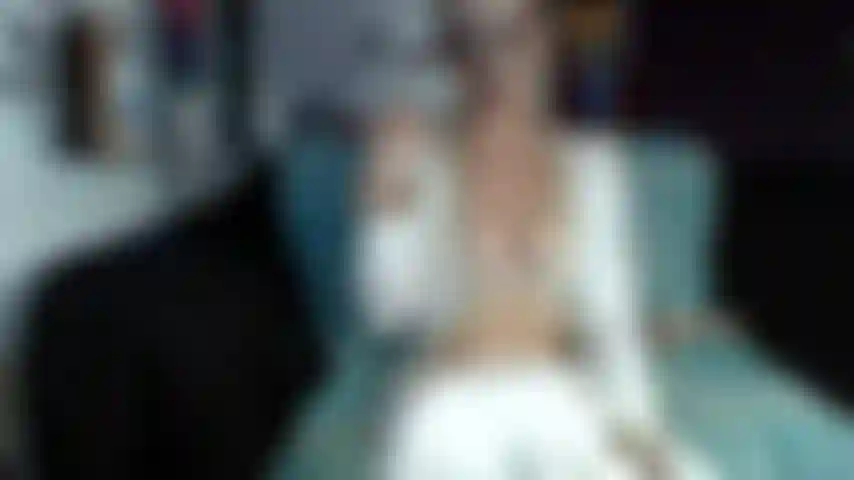 Trucco vichingo per halloween, guardami mentre scopo il mio dildo.