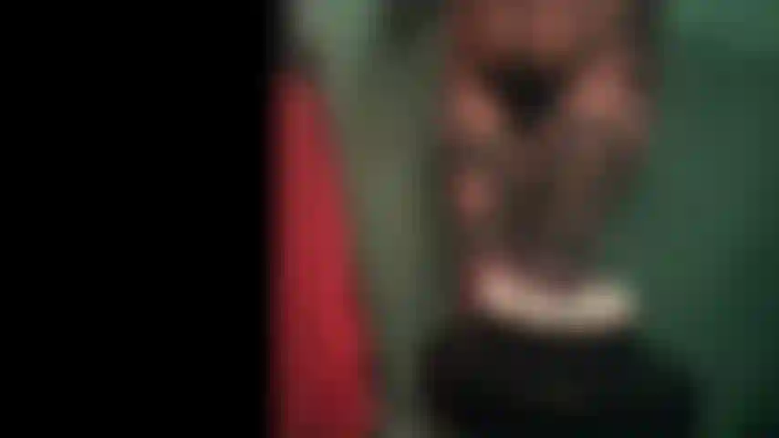 Video della seduta della torta da vicino.