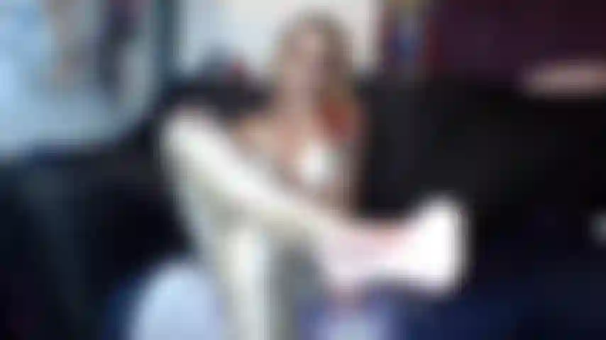 Trucco per gatti, adorazione dei piedi / video di strofinamento.