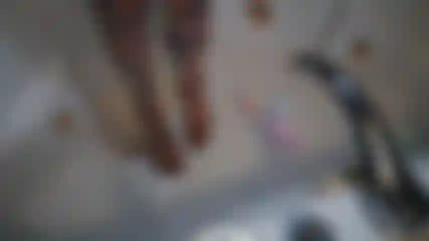 Faccio scoppiare i palloncini parte 3.