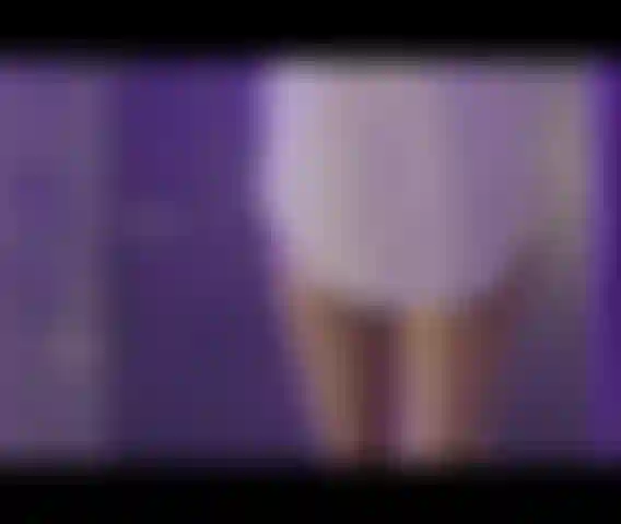 Mi piace sentire l'acqua sul mio corpo e immaginare che siano le tue mani.