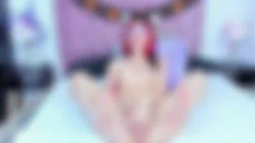 Mi scopo la figa e succhio i miei piedi sexy.