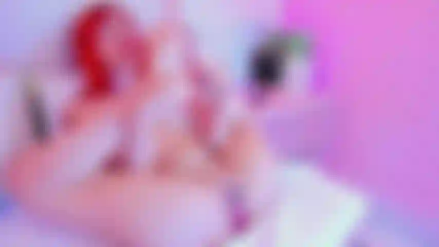 Pompino sciatto con i piedi, mi scopo la figa e mi succhio i piedi allo stesso tempo.