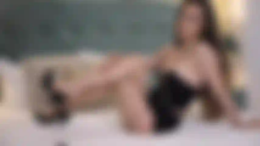 Chiamata irresistibile per te di venire e avere la possibilità di ammirare la bellezza assoluta dei miei piedi da dea.