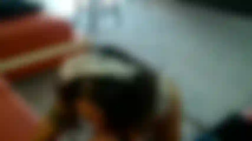 Gioco di ruolo sexy con pompino da cameriera.