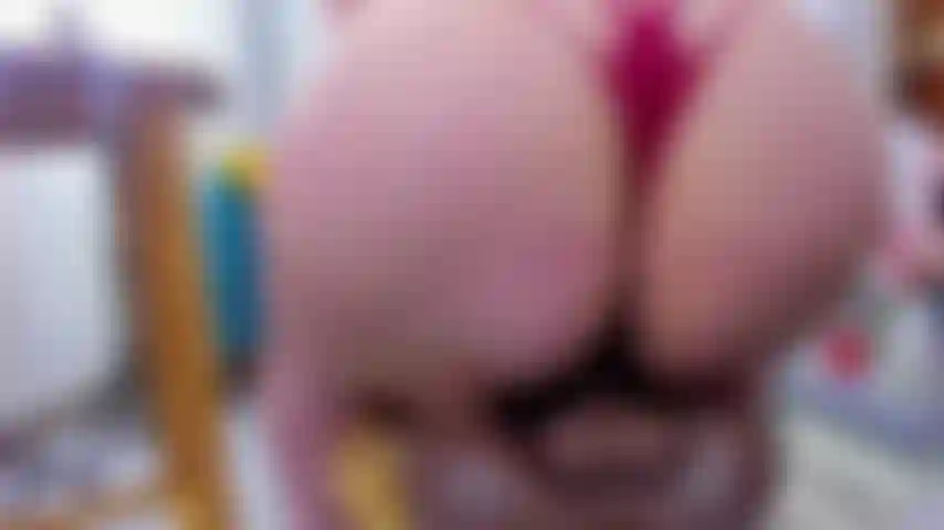 Mi piace cavalcare il tuo ricco e grosso cazzo.