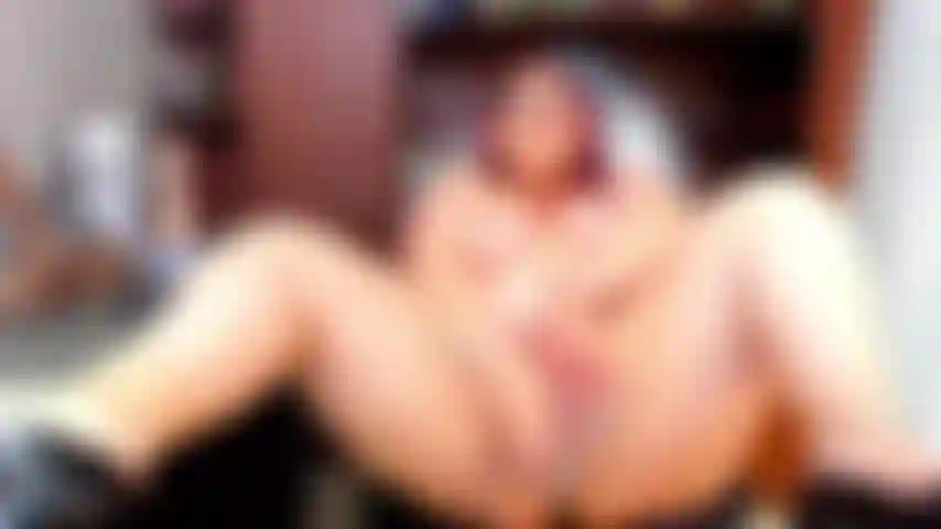 Segretaria_bbw_masturbazione_in_ufficio.