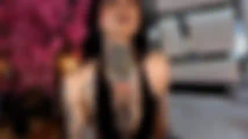 Voglio sentirti tremare quando ti bacio nel posto giusto... Laggiù.