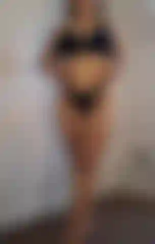 Thigh jiggle in black lingerie