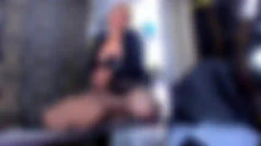 Masturbazione_del_cazzo_in_ufficio.