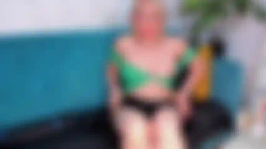 Che mi tocco_nel_soggiorno_con_il_mio_giocattolo.