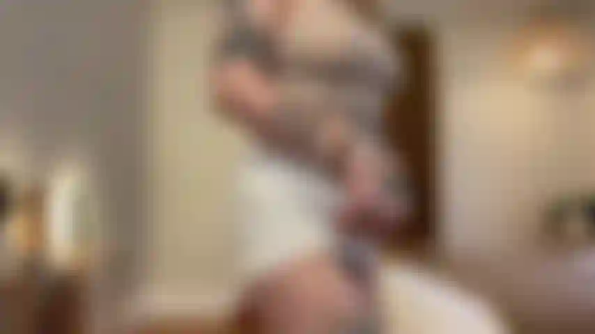 Il mio culo da dea distrugge coloro che lo adorano.