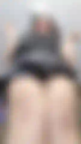 La mia gonna corta scintillante e arruffata è la tua nuova ossessione!