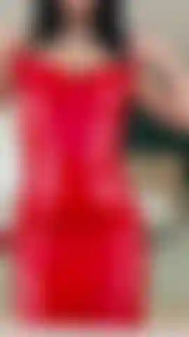 Signora in rosso.