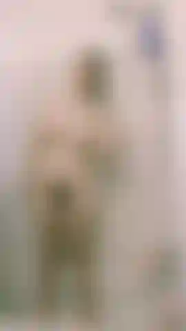 Silly stella non riesce a capire il soffione della doccia (ma alla fine lo fa e viene forte).