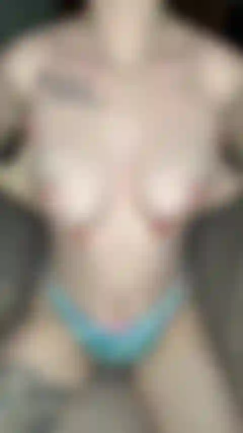 Svuotando questi seni.