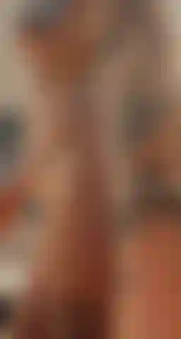 Squat nudi, scosse di bottino e twerk.