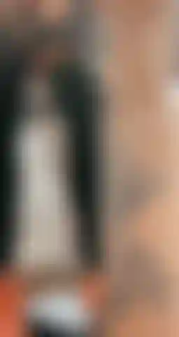 Mi sto costruendo il culo per te accovacciato.